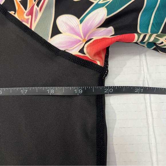 Hurley Black Floral Long Sleeve Rash Guard – UPF 50+ Swim Top, Women’s XL - Picture 5 of 11